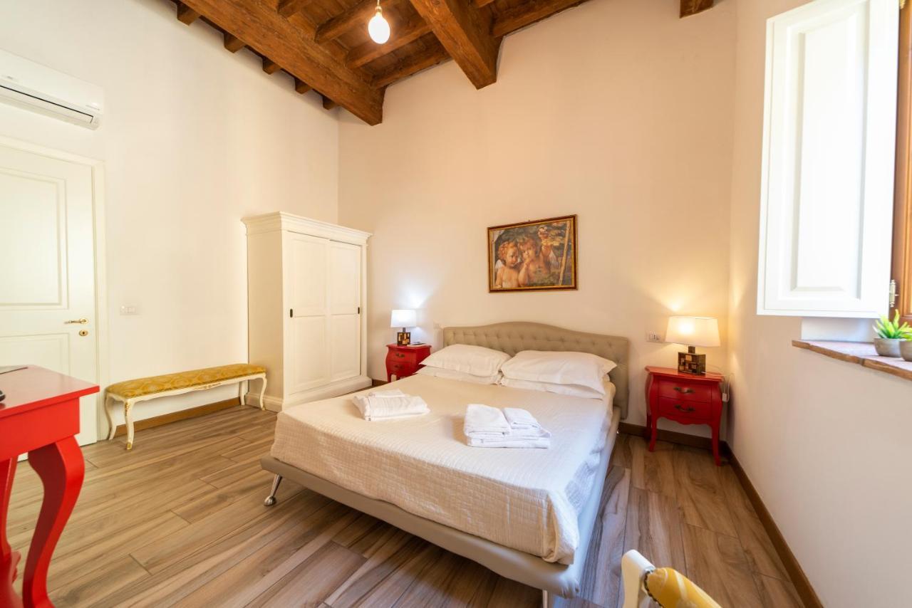 Residenza Santa Croce Apartamento *